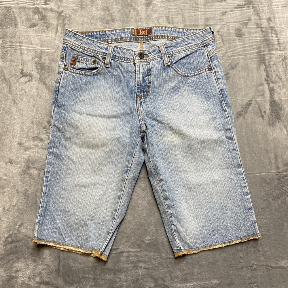 l.e.i. Faded Denim Shorts Women’s Size 1‎ Light Blue Denim